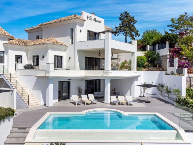 Villa de Lujo en Venta en Elviria