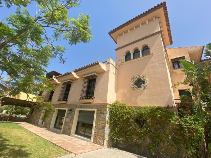 Villa de Lujo en Venta en La Cala