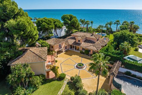 Villa de Lujo en Venta en Benamara