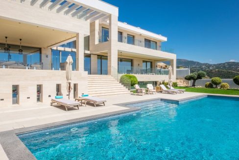 Luxury Villa for Sale in Benahavís