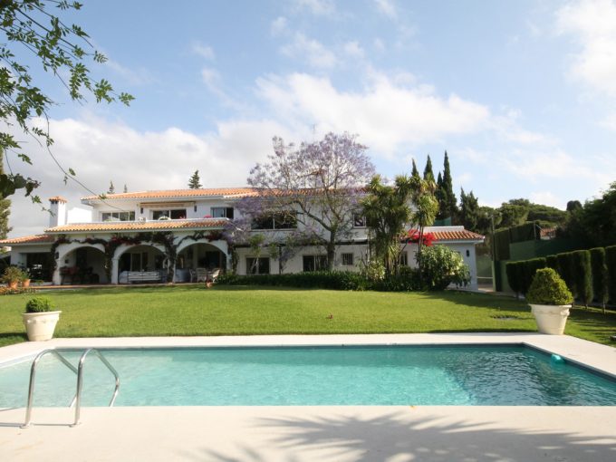 Villa de luxe à vendre à Calahonda