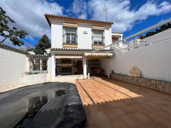 Semi Detached House for Sale in Nueva Andalucia
