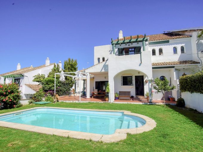 Villa de Venta en La Duquesa